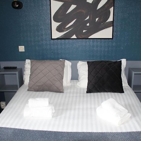 โฮเทล เด แป็ง Hotel จูลูวิลล์-เลส์-แป็งส์ ห้อง รูปภาพ