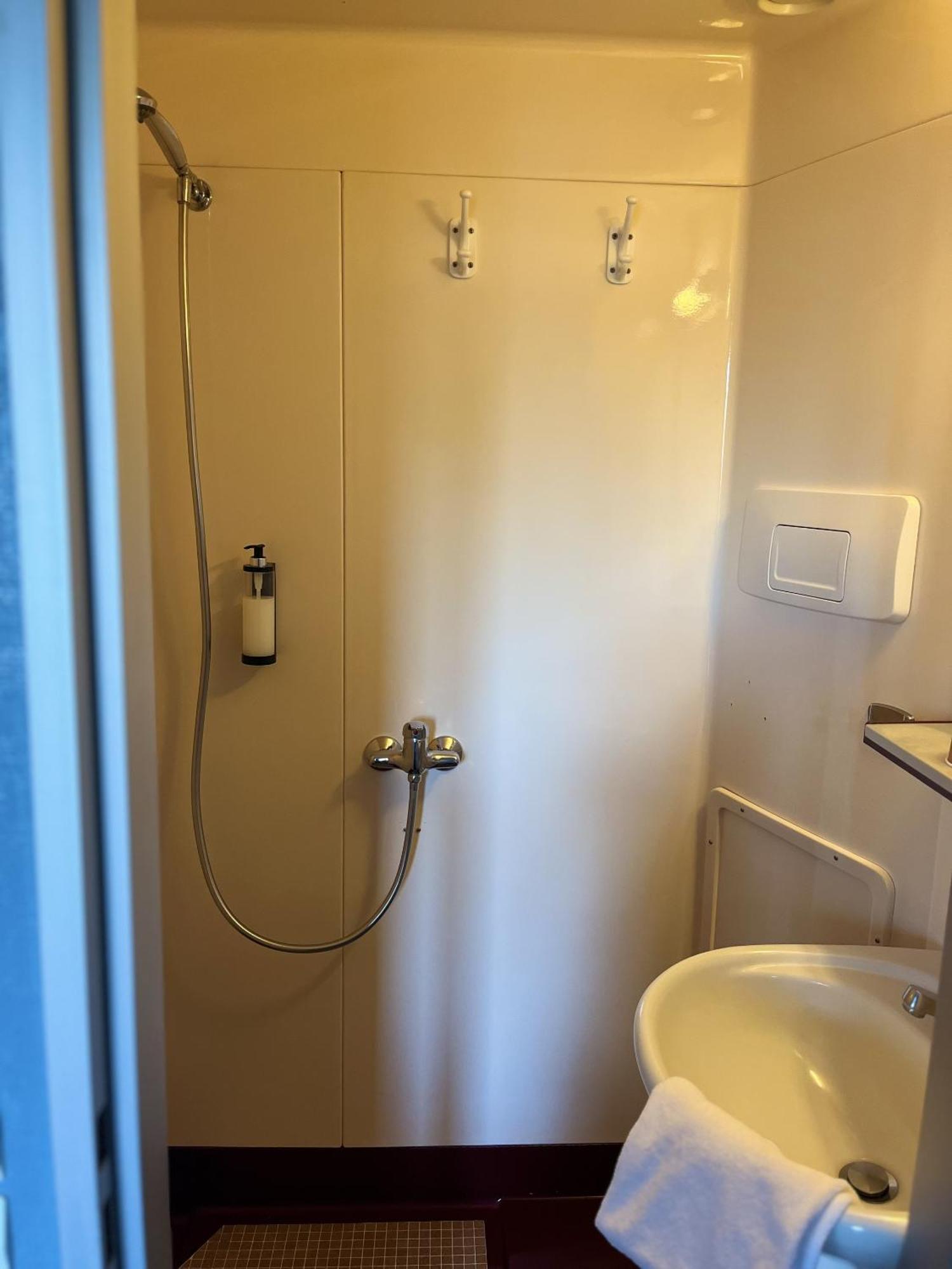โฮเทล เด แป็ง Hotel จูลูวิลล์-เลส์-แป็งส์ ห้อง รูปภาพ